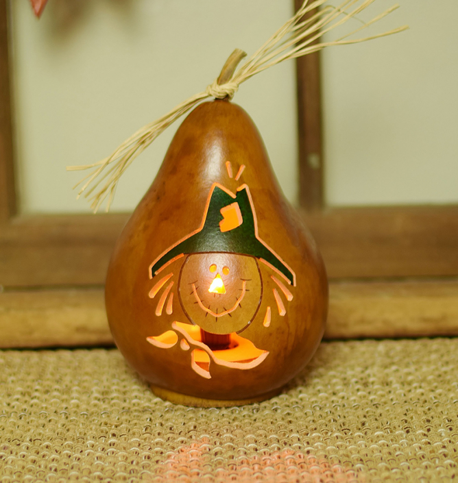 Meadowbrooke Gourds - Scarecrow Silhouette